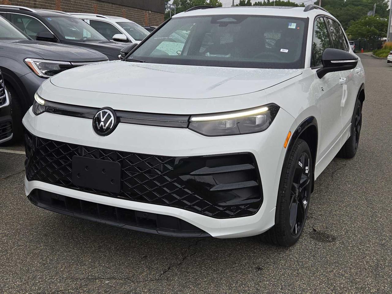 2025 Volkswagen Tiguan SE R-Line Black Medford MA