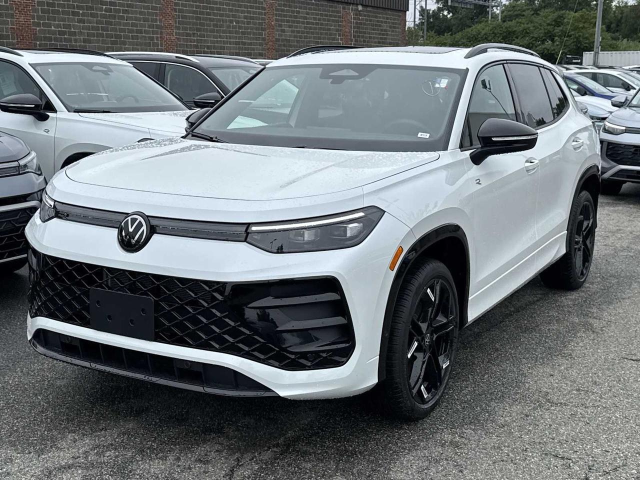 2025 Volkswagen Tiguan SE R-Line Black Medford MA