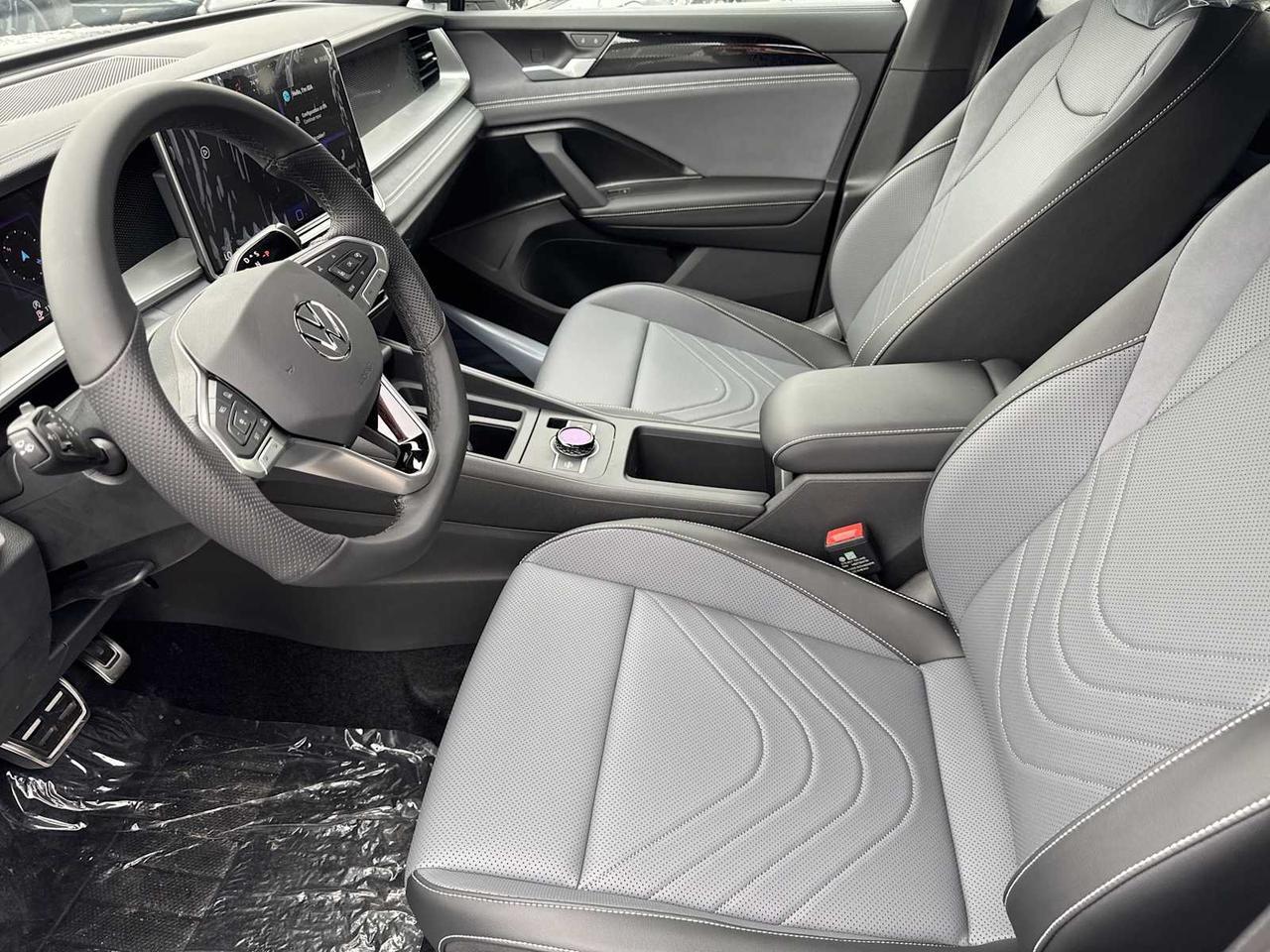 2025 Volkswagen Tiguan SE R-Line Black Medford MA