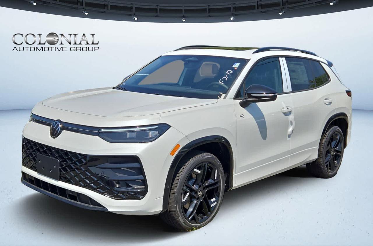 2025 Volkswagen Tiguan SE R-Line Black