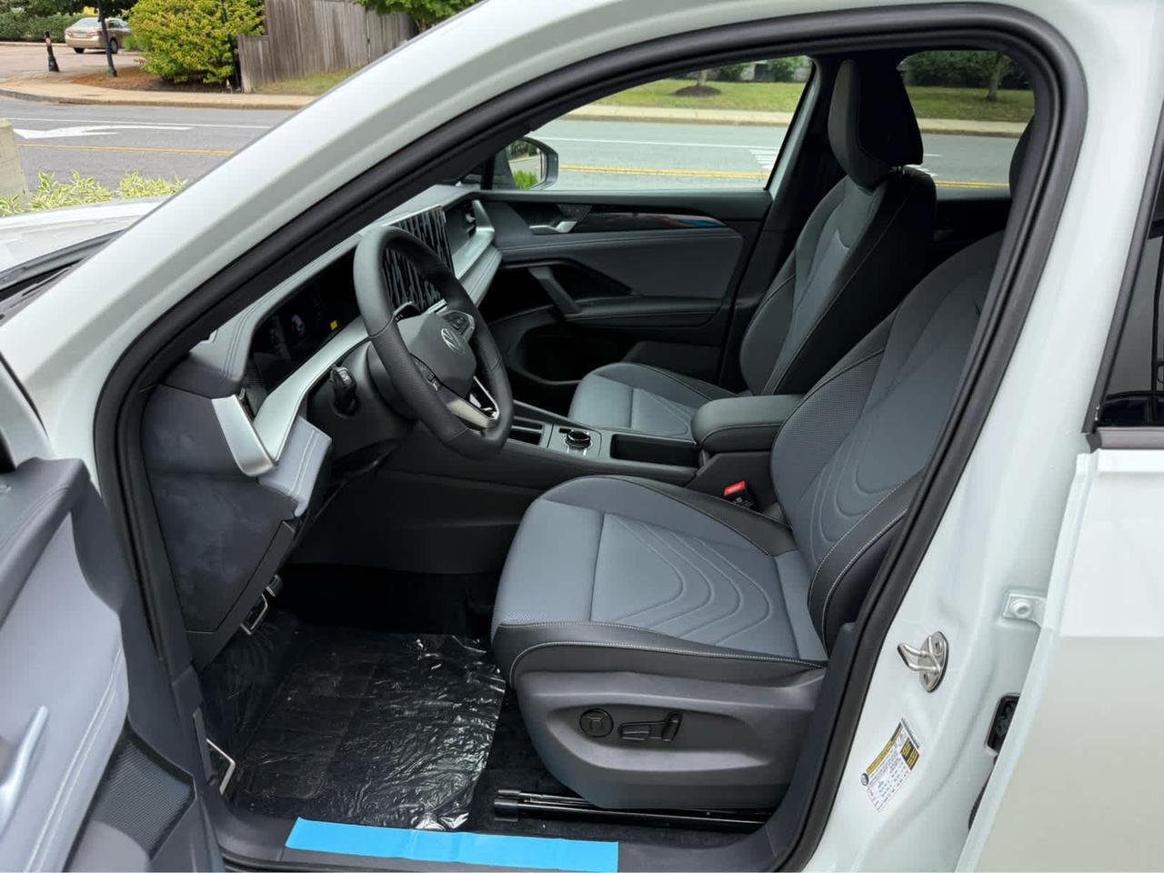 2025 Volkswagen Tiguan SE R-Line Black Wellesley MA