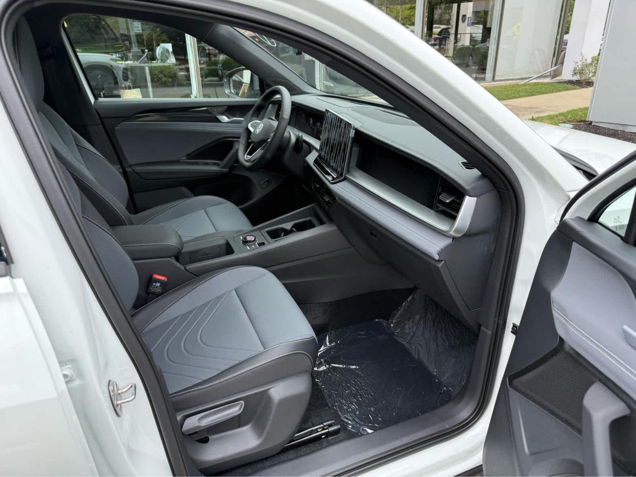 2025 Volkswagen Tiguan SE R-Line Black Wellesley MA
