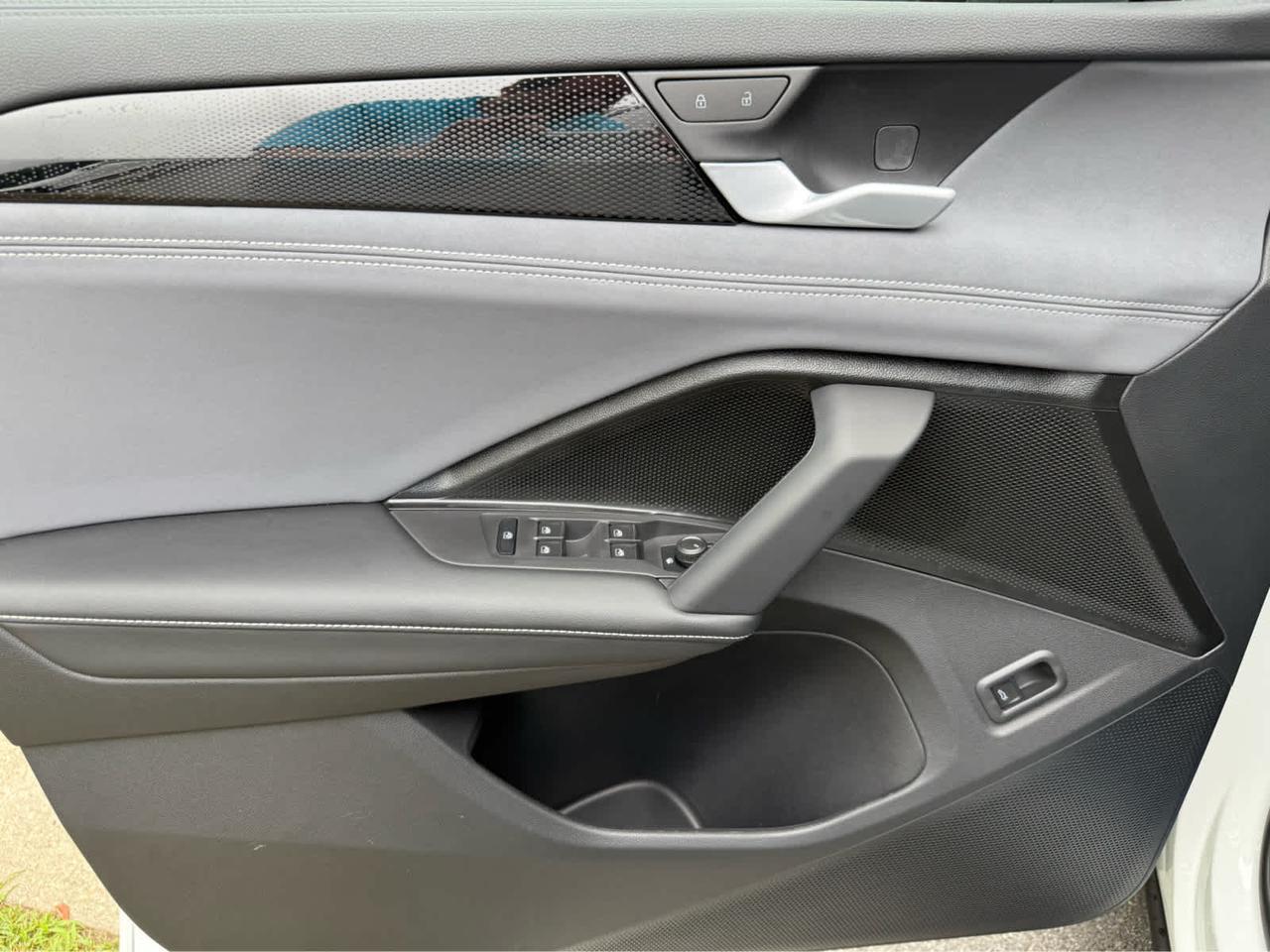 2025 Volkswagen Tiguan SE R-Line Black Wellesley MA