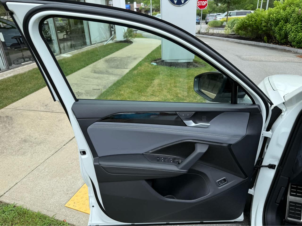 2025 Volkswagen Tiguan SE R-Line Black Wellesley MA