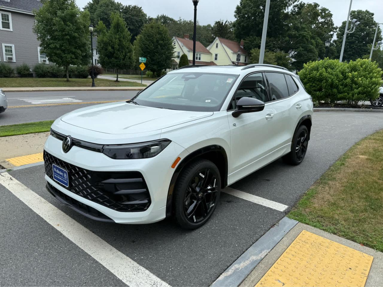 2025 Volkswagen Tiguan SE R-Line Black Wellesley MA