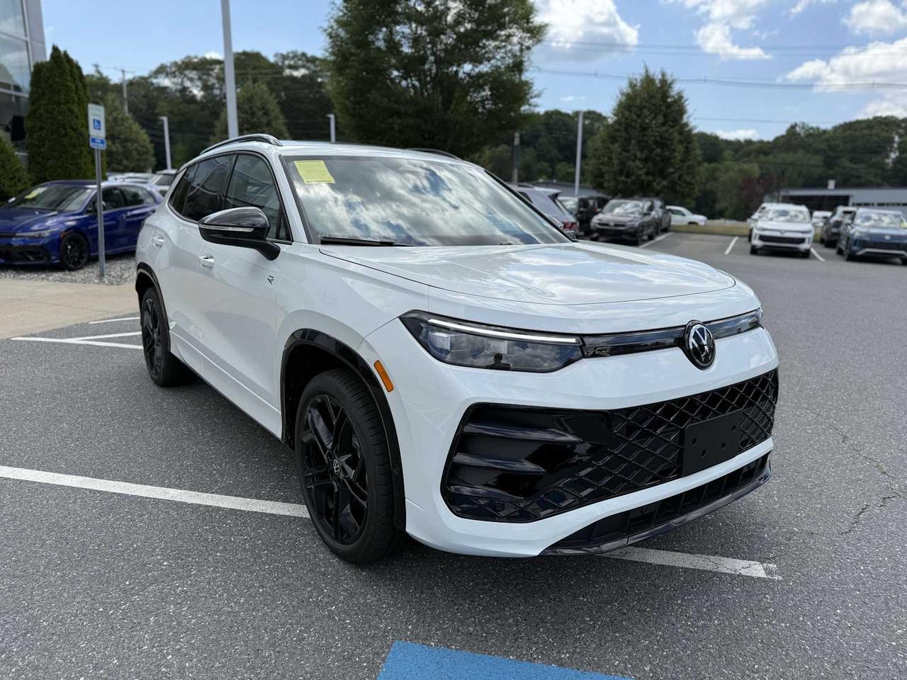 2025 Volkswagen Tiguan SE R-Line Black Westborough MA