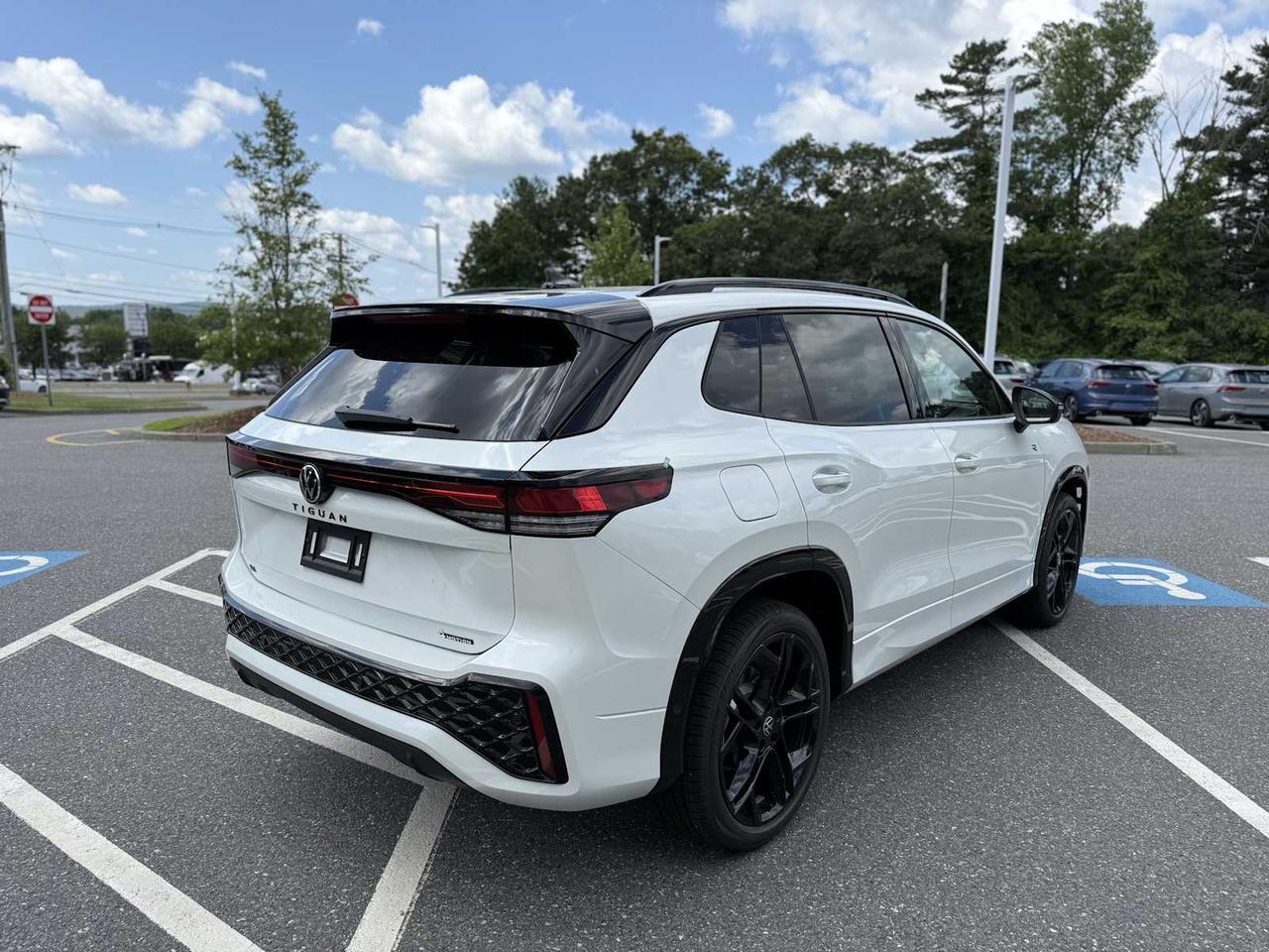 2025 Volkswagen Tiguan SE R-Line Black Westborough MA