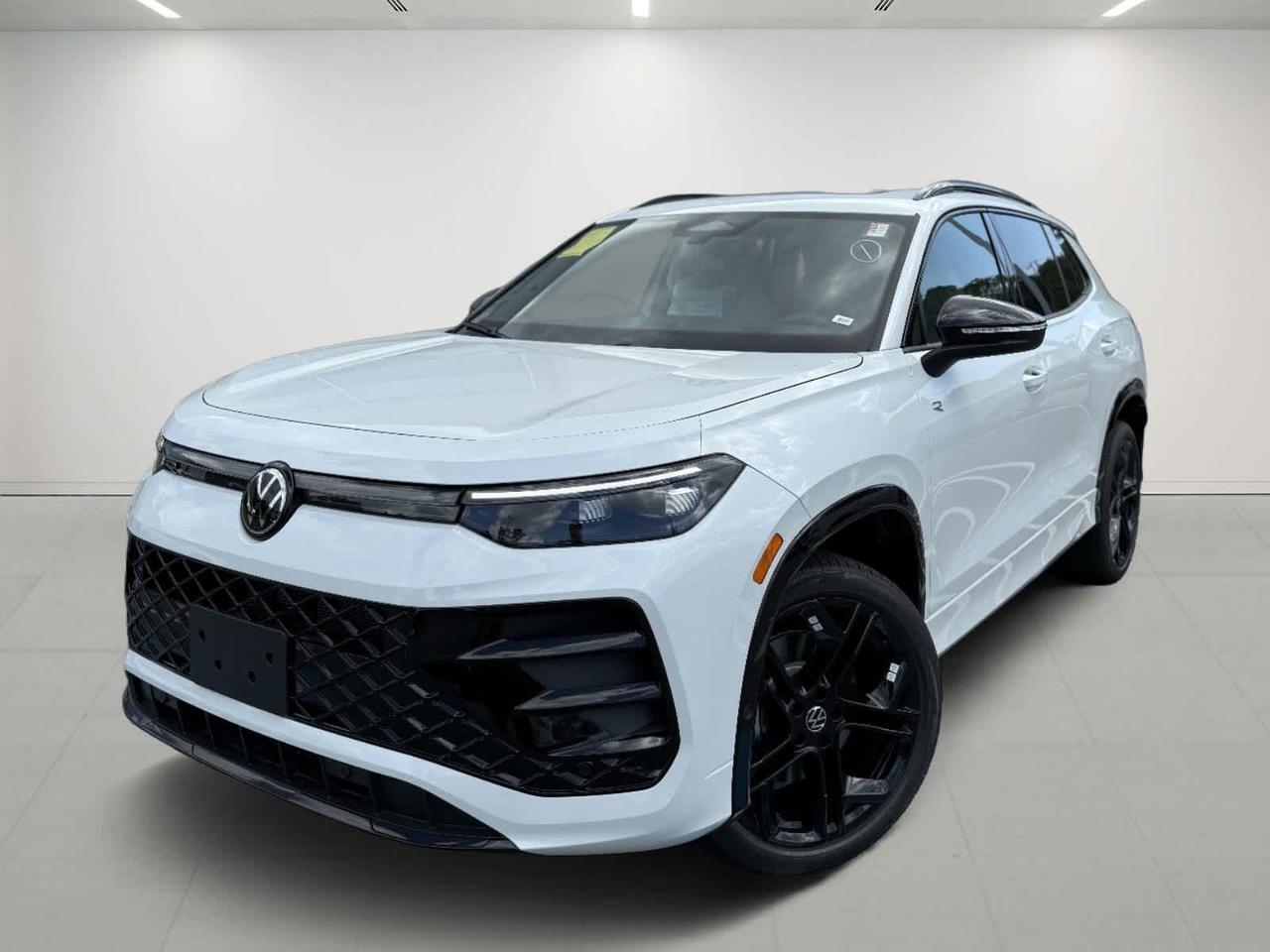 2025 Volkswagen Tiguan SE R-Line Black Westborough MA