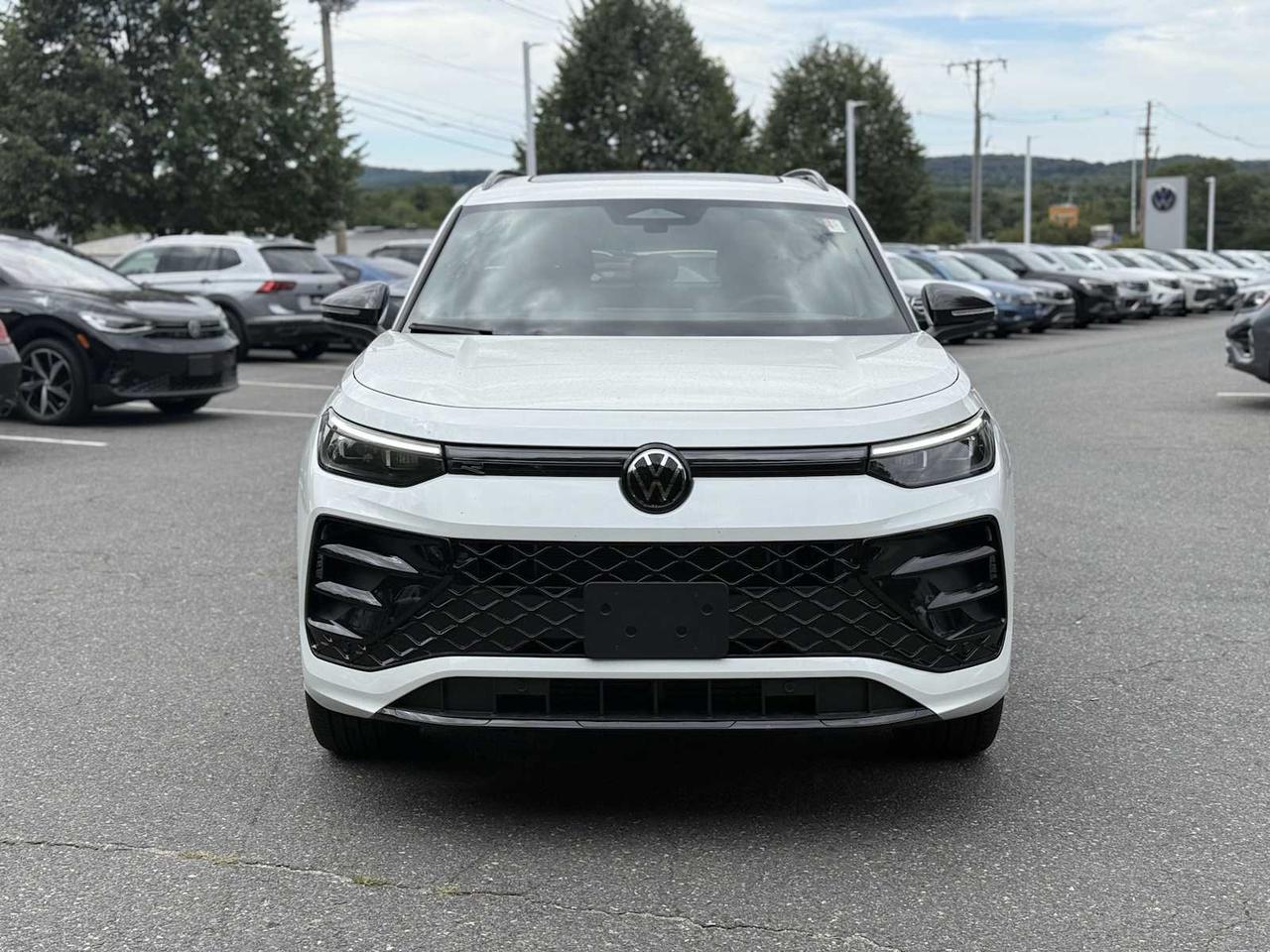 2025 Volkswagen Tiguan SE R-Line Black Westborough MA