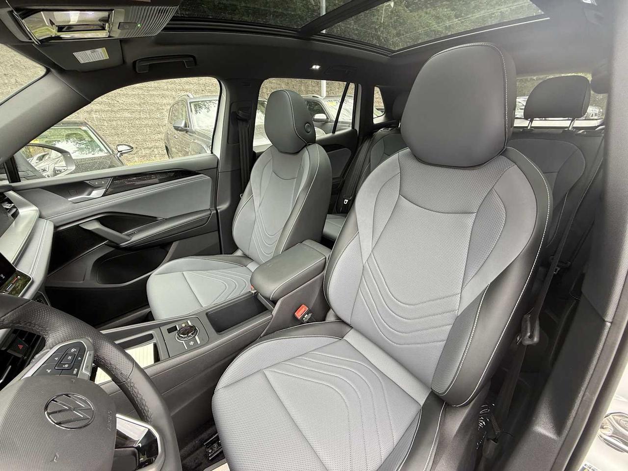2025 Volkswagen Tiguan SE R-Line Black Westborough MA