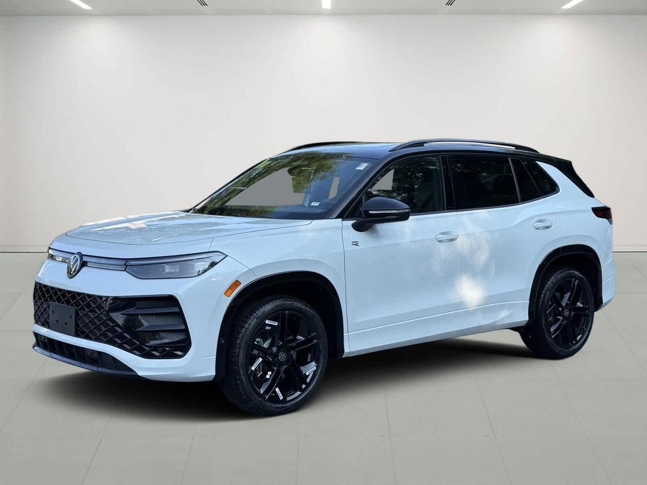 2025 Volkswagen Tiguan SE R-Line Black