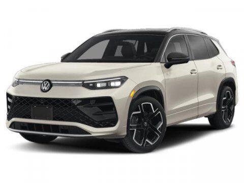 2025 Volkswagen Tiguan SE R-Line Black(ARRIVING END OF JULY/EARLY AUG) Oshkosh WI