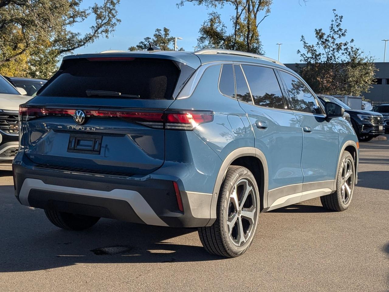 2025 Volkswagen Tiguan SE