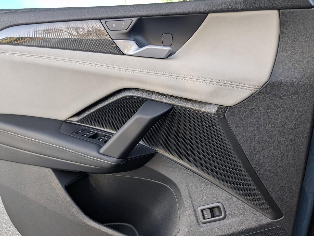 2025 Volkswagen Tiguan SE San Antonio TX