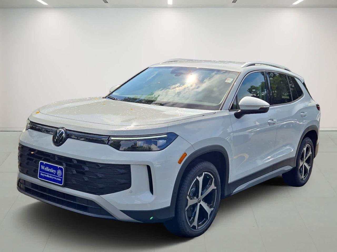2025 Volkswagen Tiguan SE Wellesley MA