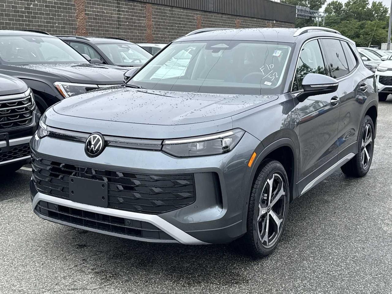 2025 Volkswagen Tiguan SE Wellesley MA