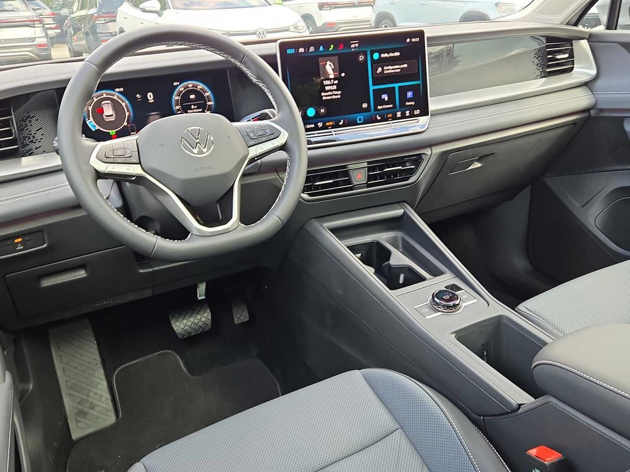 2025 Volkswagen Tiguan SE Wellesley MA