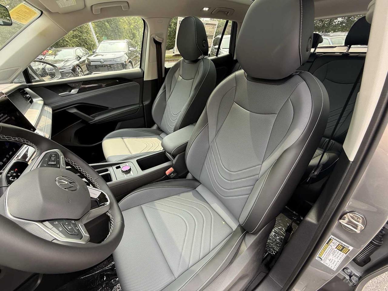 2025 Volkswagen Tiguan SE Westborough MA