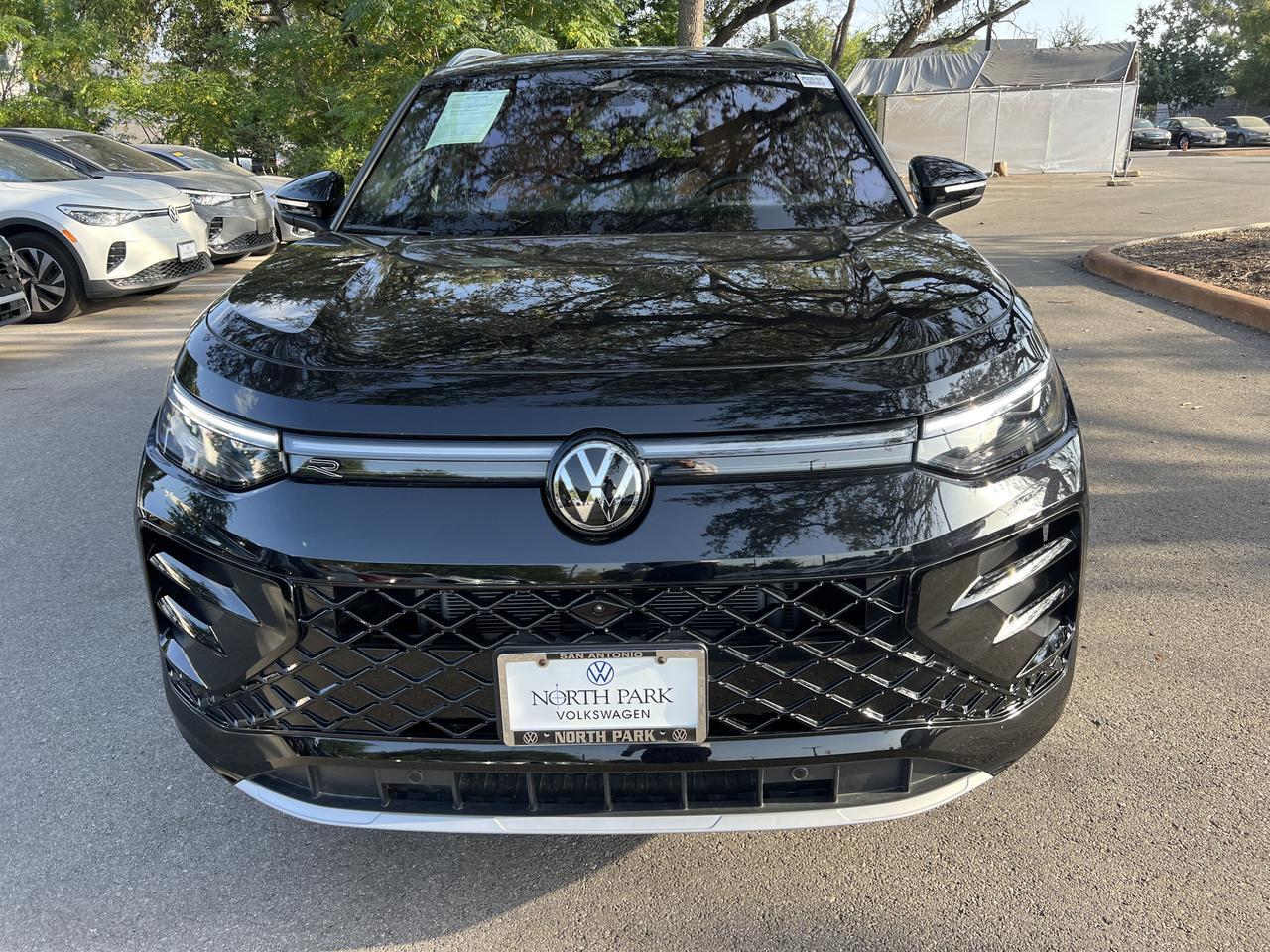 2025 Volkswagen Tiguan SEL R-Line