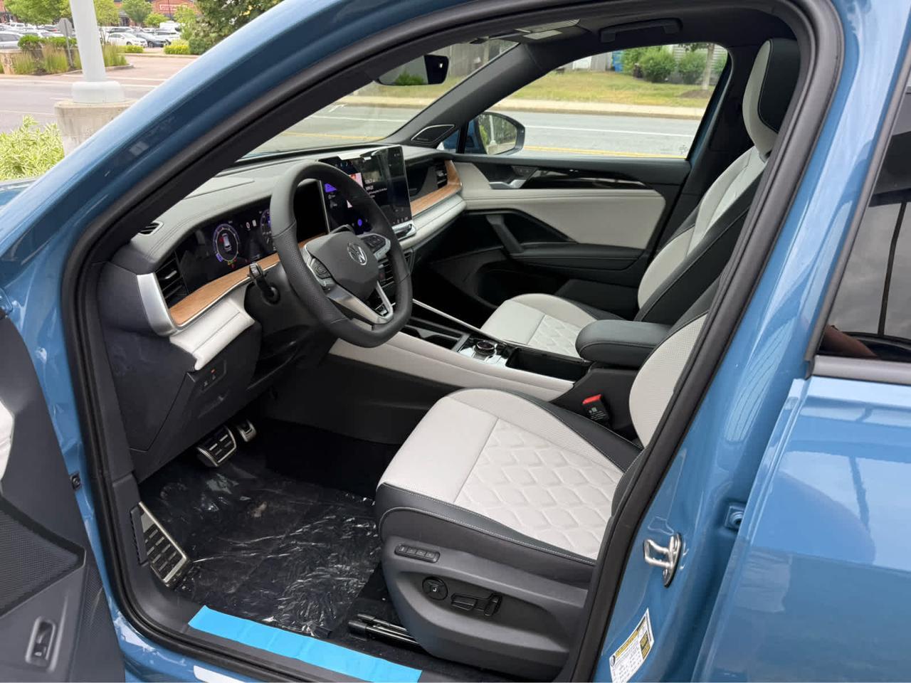 2025 Volkswagen Tiguan SEL R-Line Wellesley MA