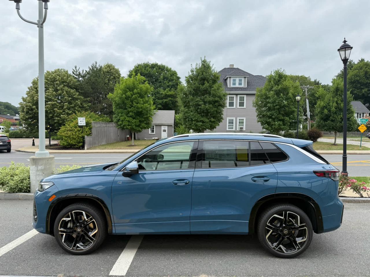 2025 Volkswagen Tiguan SEL R-Line Wellesley MA