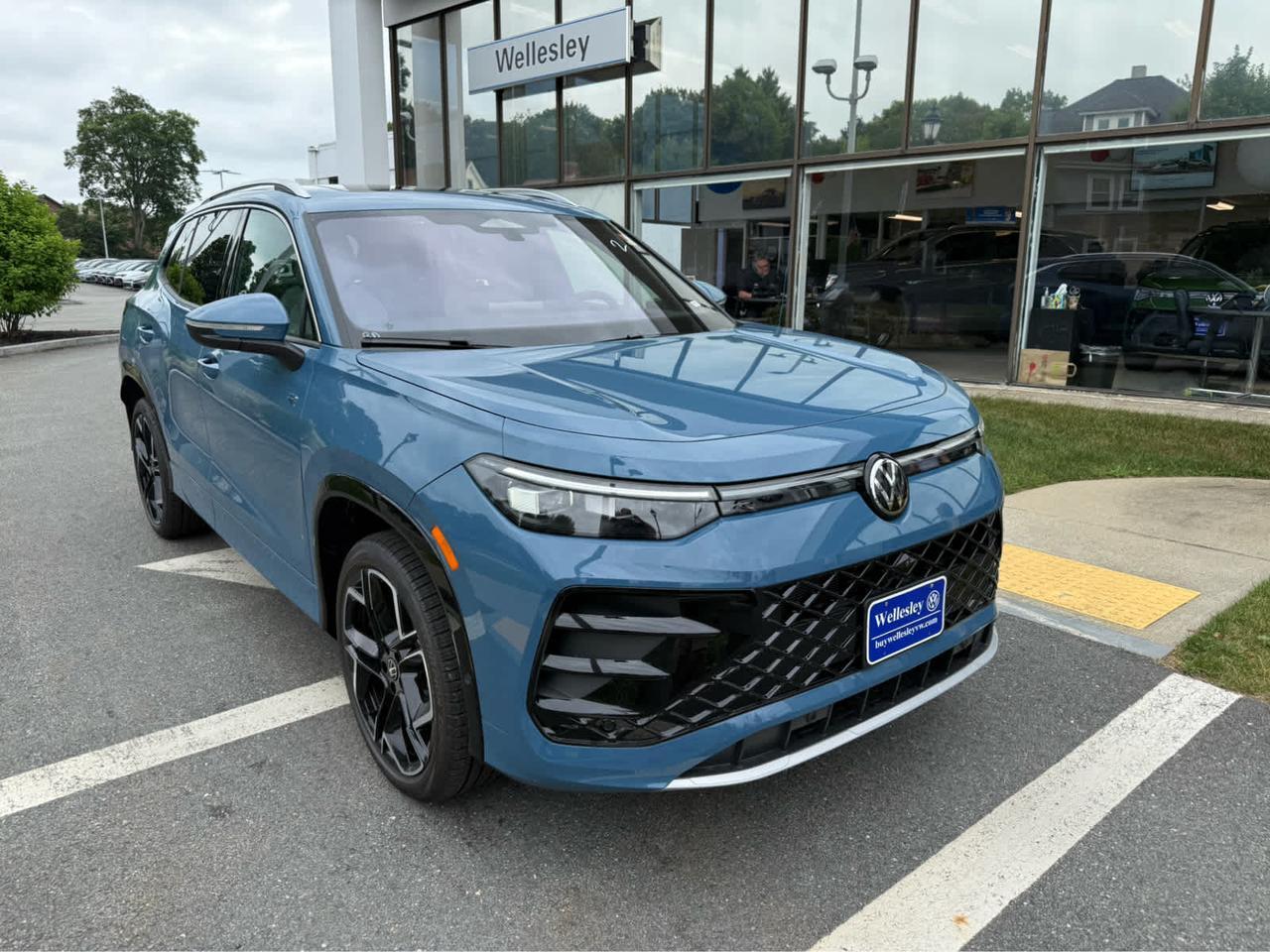 2025 Volkswagen Tiguan SEL R-Line Wellesley MA