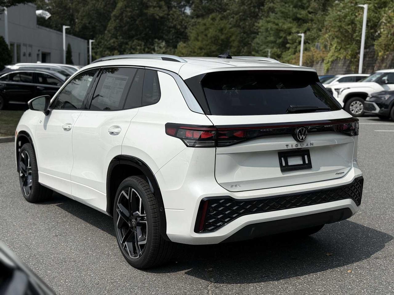 2025 Volkswagen Tiguan SEL R-Line Westborough MA