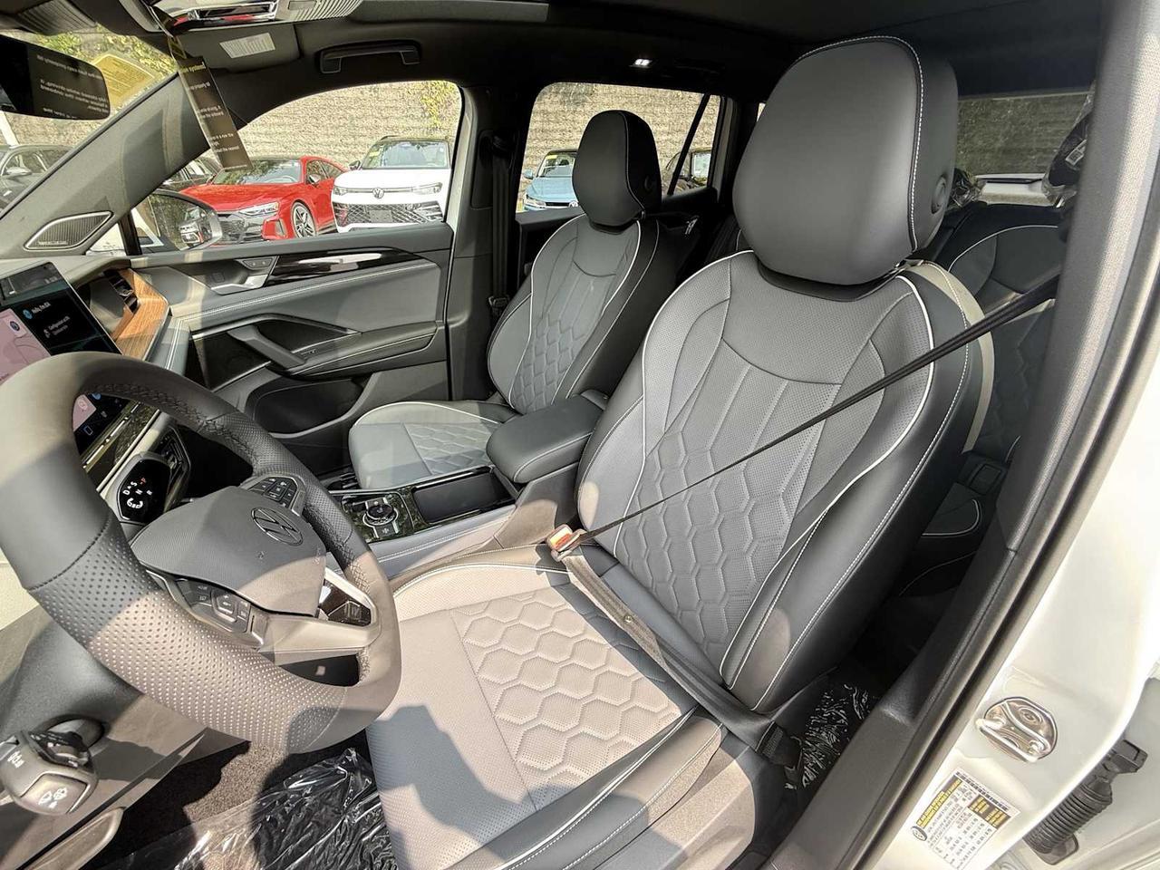 2025 Volkswagen Tiguan SEL R-Line Westborough MA