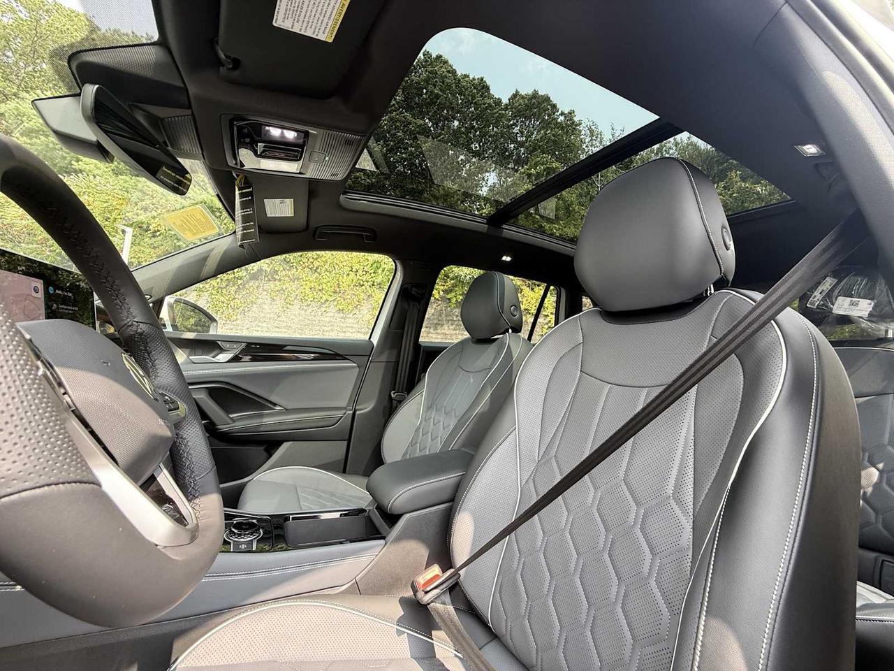2025 Volkswagen Tiguan SEL R-Line Westborough MA