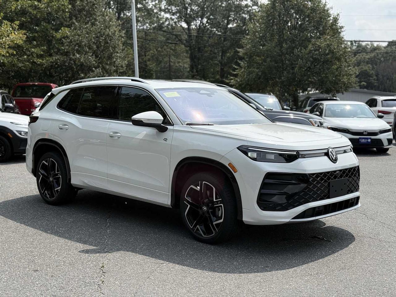 2025 Volkswagen Tiguan SEL R-Line Westborough MA
