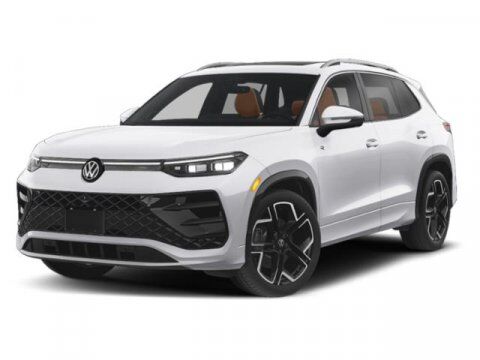 2025 Volkswagen Tiguan SEL R-Line(ARRIVING END OF JULY/EARLY AUG) Oshkosh WI