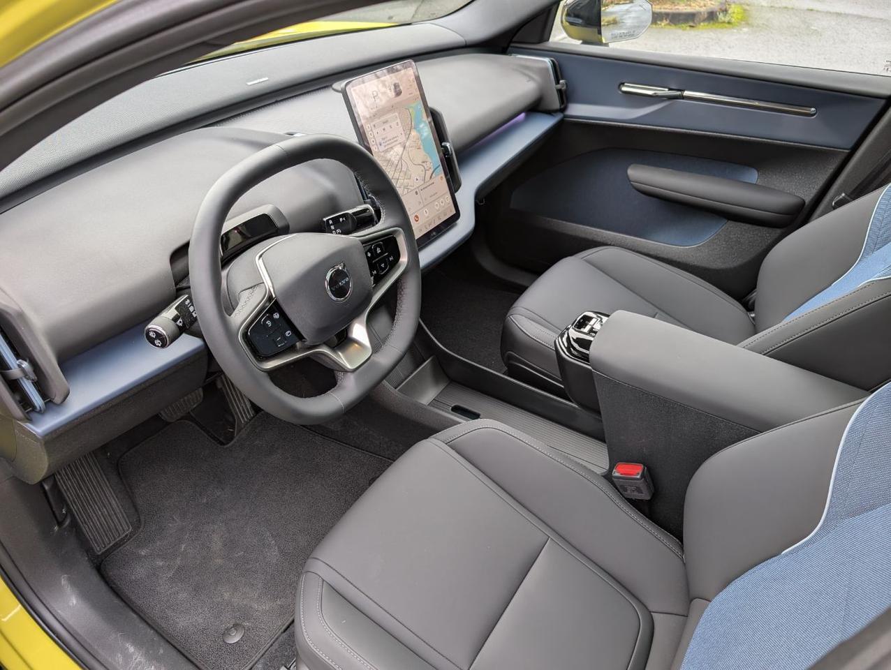 2025 Volvo EX30 Twin Motor AWD ULTRA Performance| 422hp, HK Premium Audio, 360 Camera, Pilot Assist & Heated Wheel Portland OR