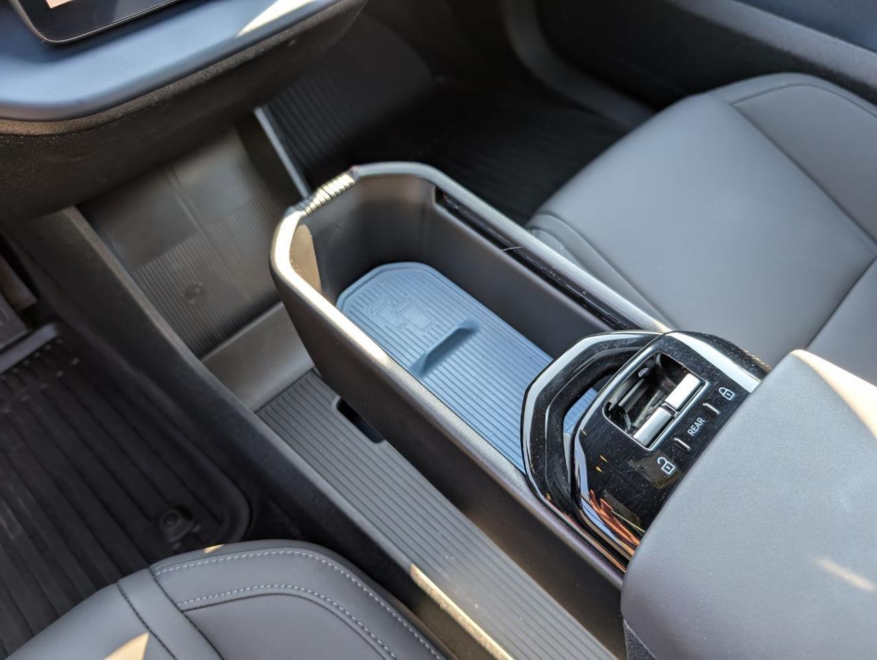 2025 Volvo EX30 Twin Motor PERFORMANCE ULTRA w/Harman Kardon, Pilot Assist, 360 Camera & Heated Seats Portland OR