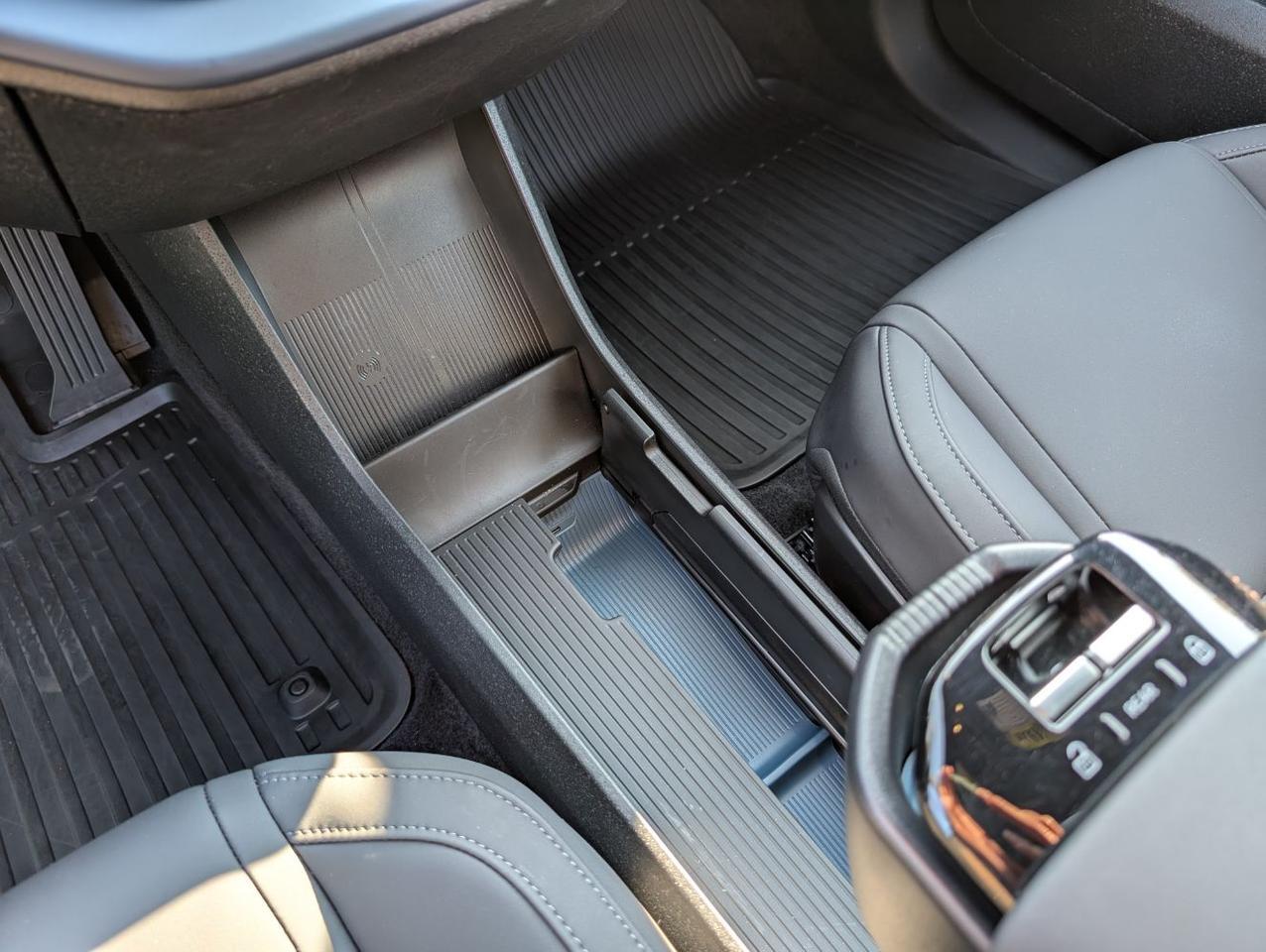 2025 Volvo EX30 Twin Motor PERFORMANCE ULTRA w/Harman Kardon, Pilot Assist, 360 Camera & Heated Seats Portland OR