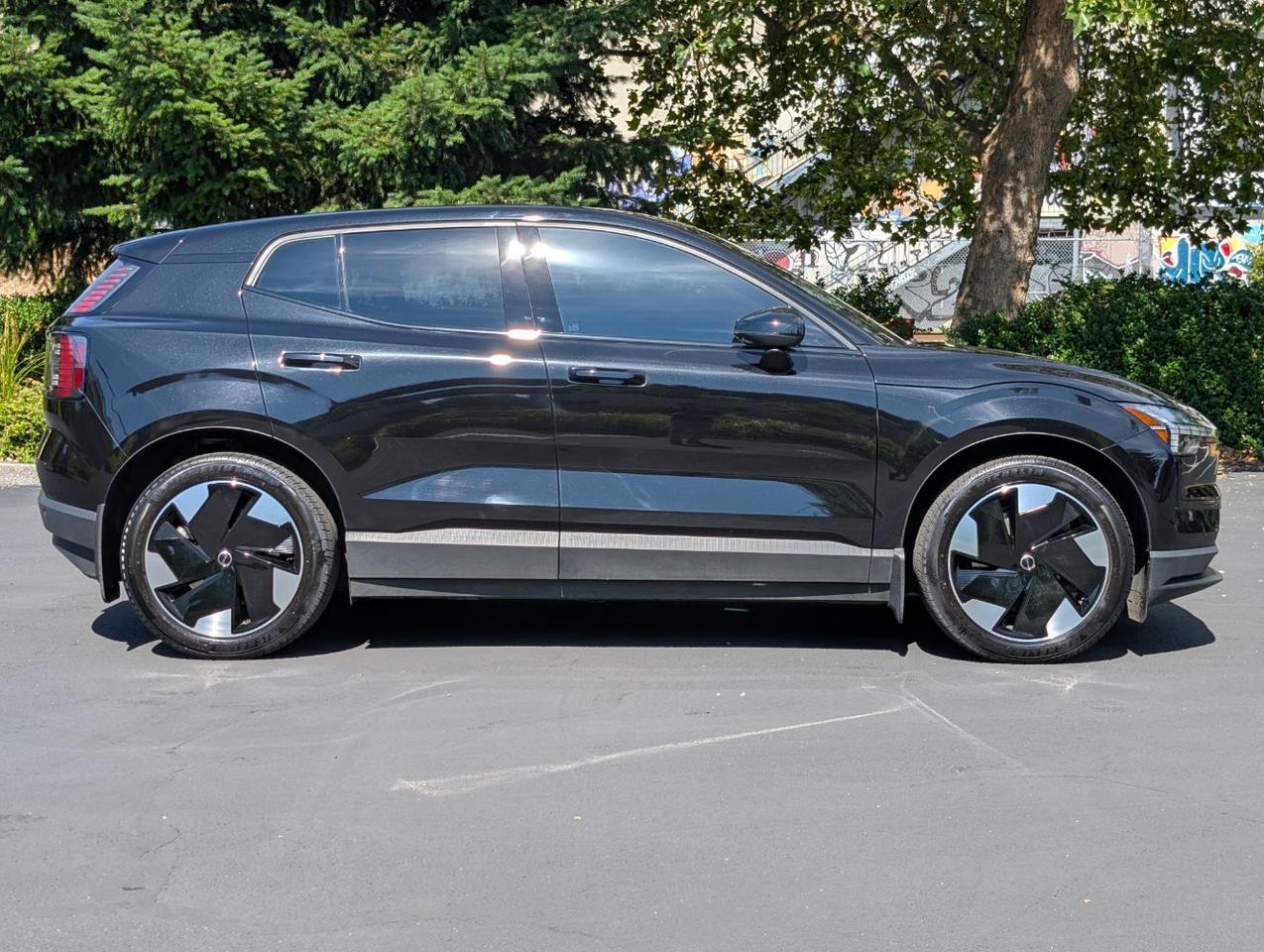 2025 Volvo EX30 Twin Motor Performance PLUS | 422hp, HK Premium Audio, Adaptive Cruise, Heated Seats & Wheel Portland OR