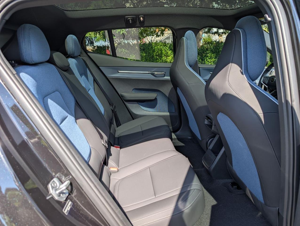 2025 Volvo EX30 Twin Motor Performance PLUS | 422hp, HK Premium Audio, Adaptive Cruise, Heated Seats & Wheel Portland OR