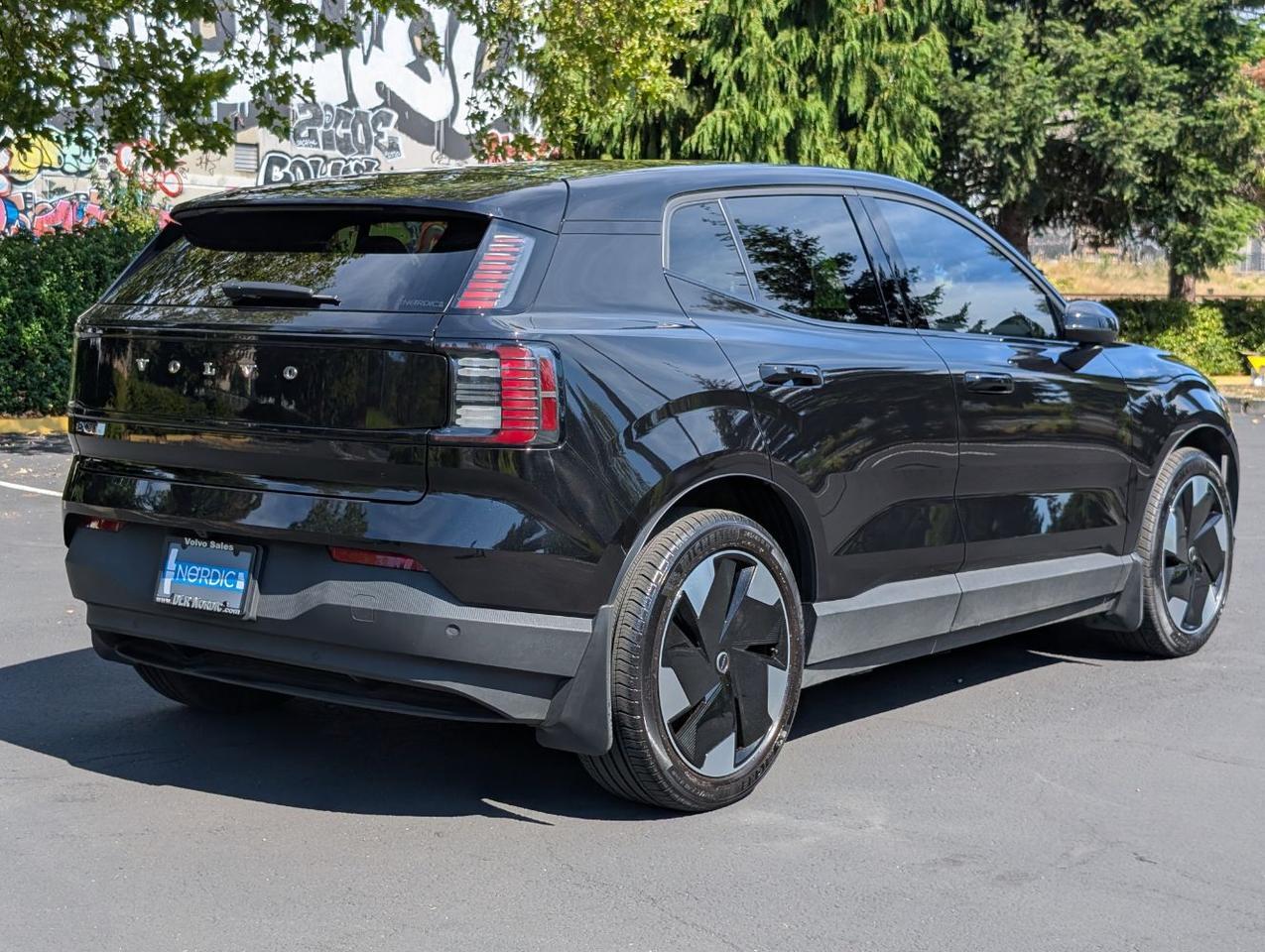 2025 Volvo EX30 Twin Motor Performance PLUS | 422hp, HK Premium Audio, Adaptive Cruise, Heated Seats & Wheel Portland OR