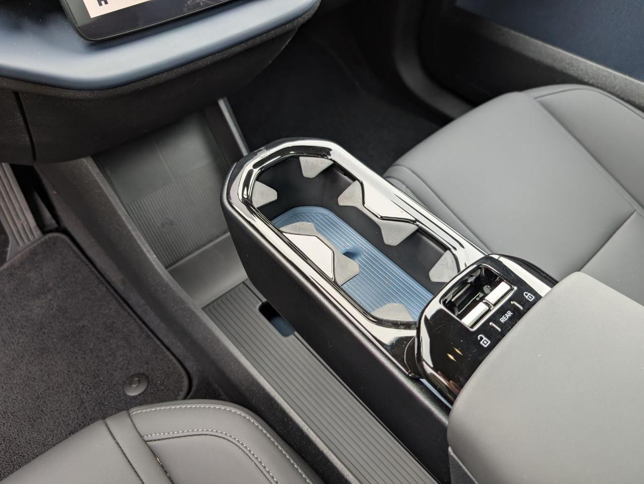 2025 Volvo EX30 Twin Motor Performance ULTRA w/Harman Kardon, Climate Package * Portland OR