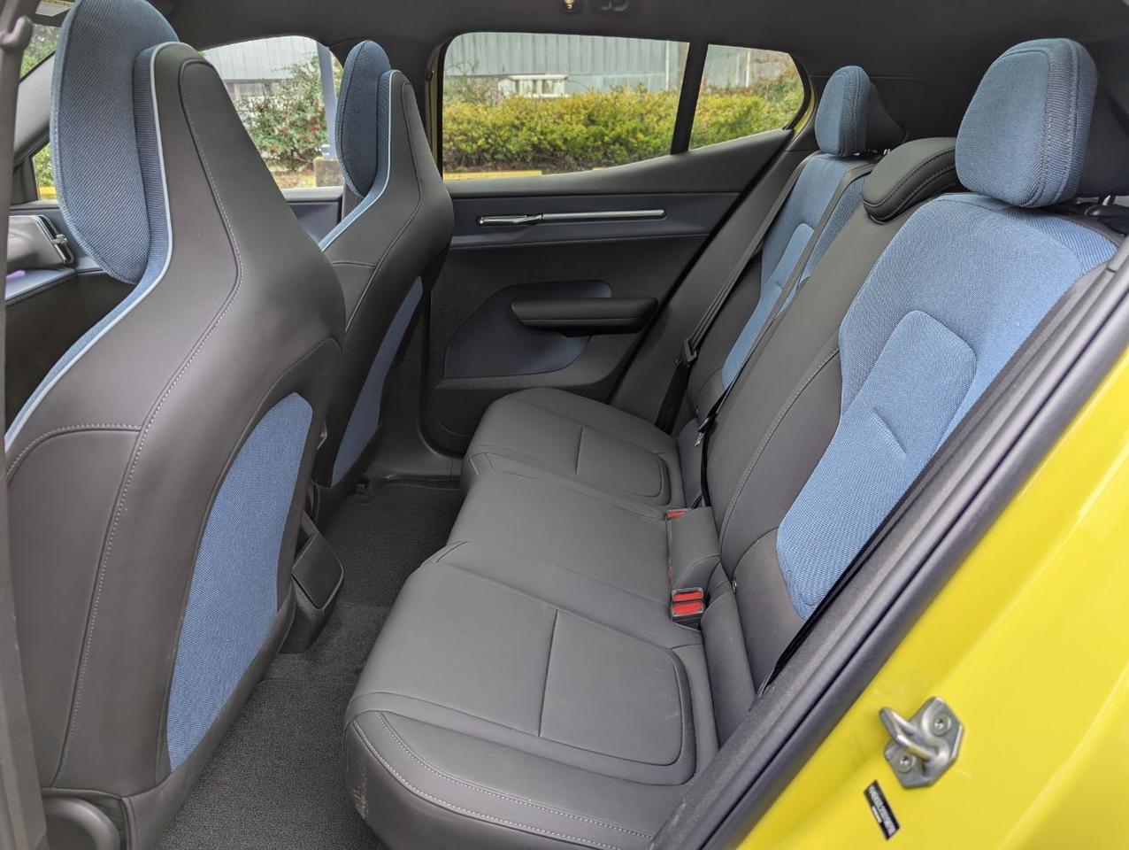 2025 Volvo EX30 Twin Motor Performance ULTRA w/Harman Kardon, Climate Package * Portland OR