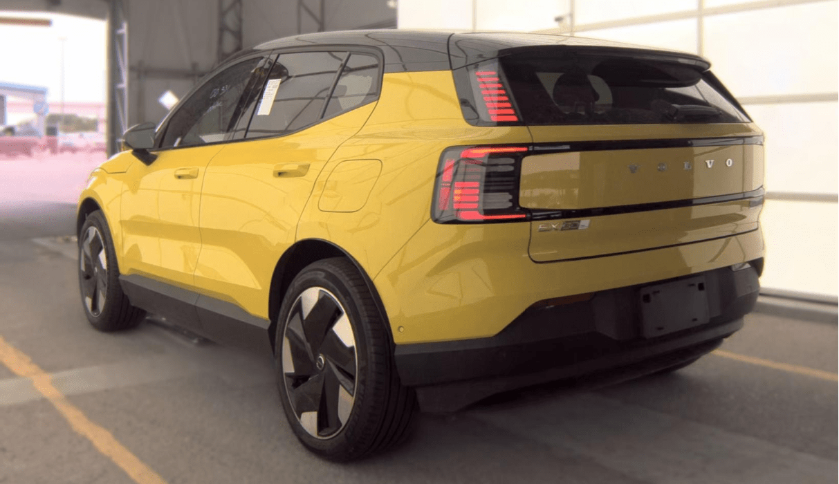 2025 Volvo EX30 Twin Motor Performance Ultra Bend OR