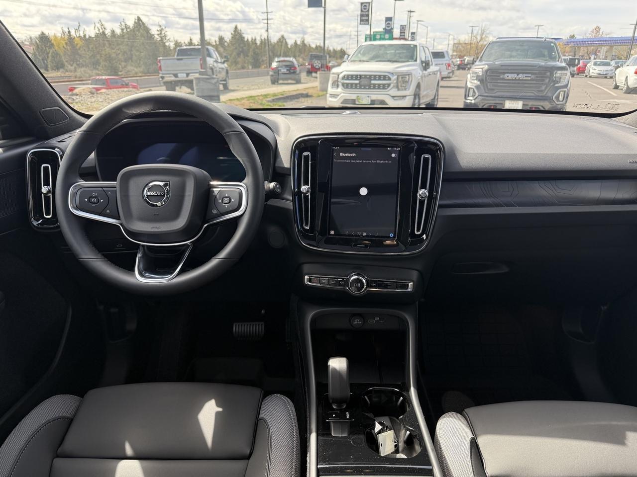 2025 Volvo EX40 Bend OR