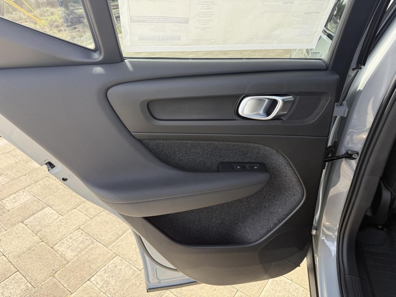 2025 Volvo EX40 Bend OR