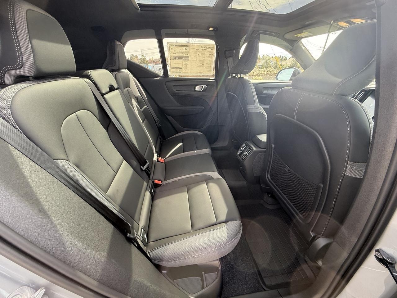 2025 Volvo EX40 Bend OR