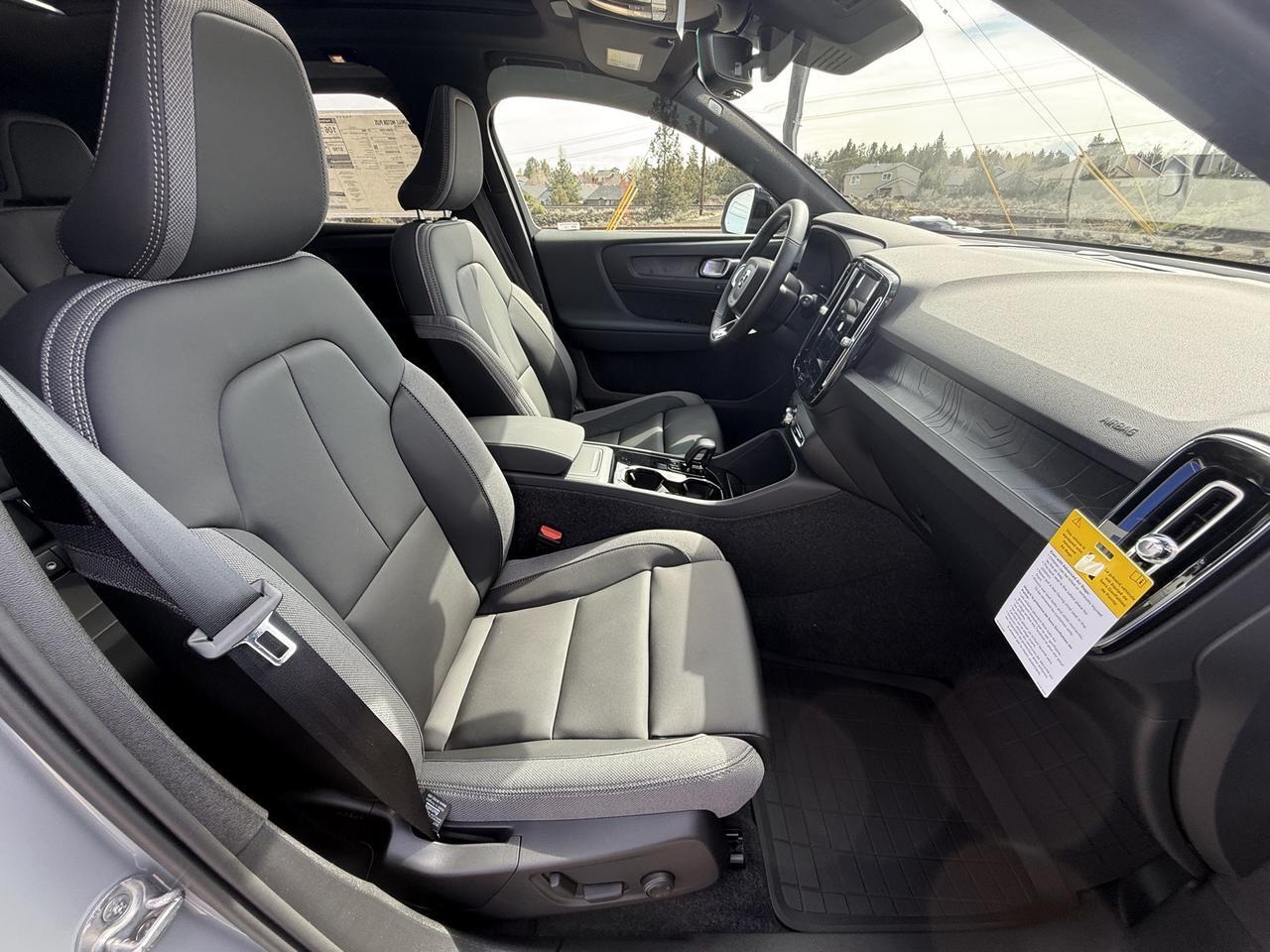 2025 Volvo EX40 Bend OR