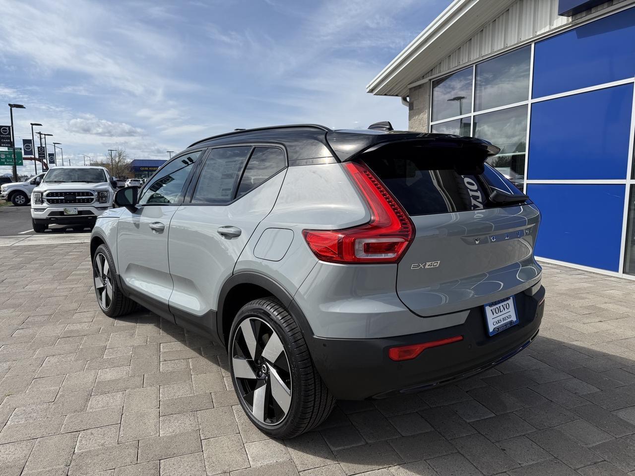 2025 Volvo EX40 Bend OR