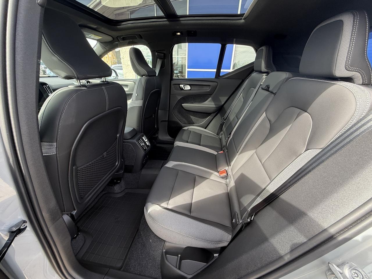 2025 Volvo EX40 Bend OR