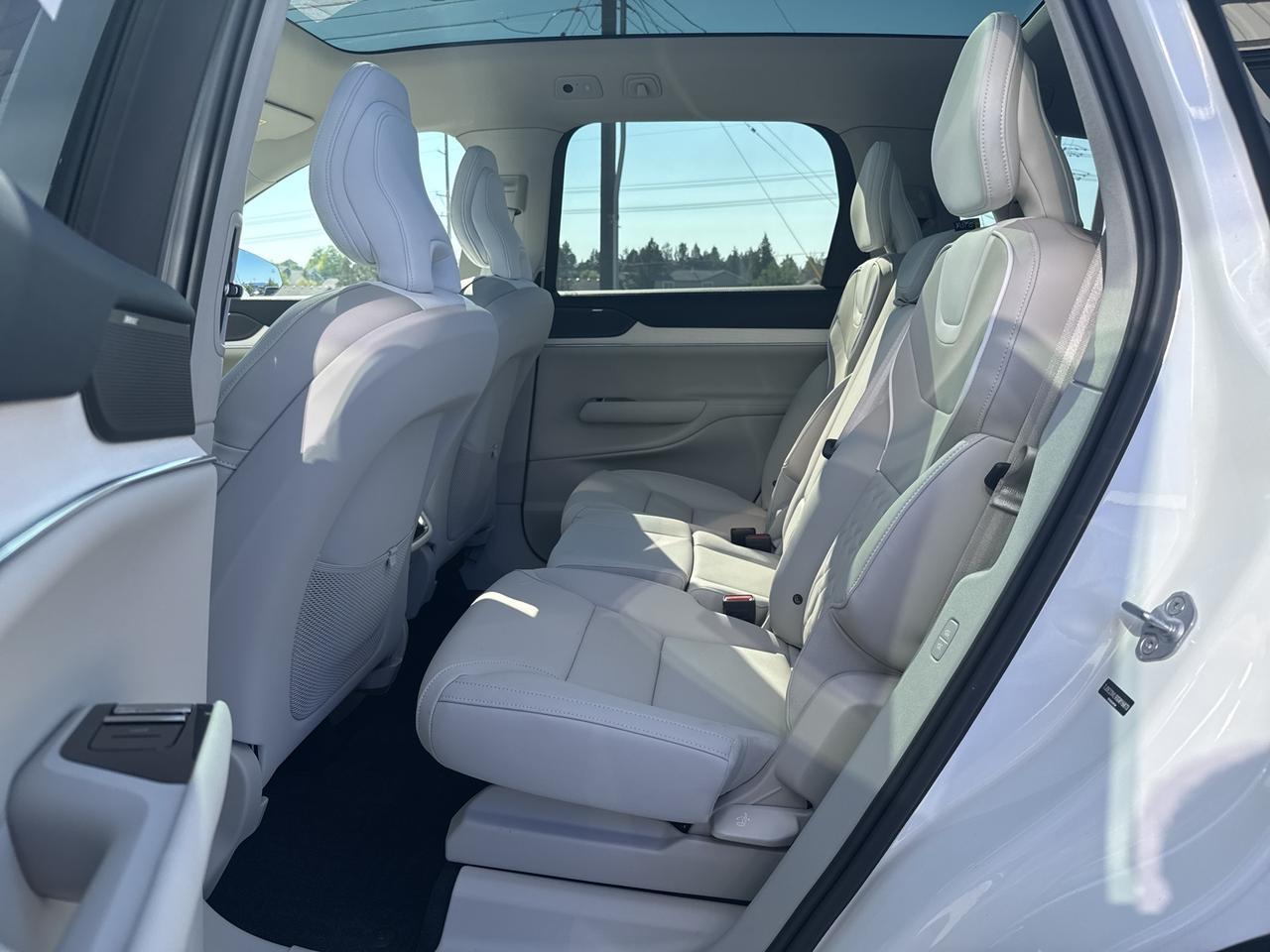 2025 Volvo EX90 Bend OR