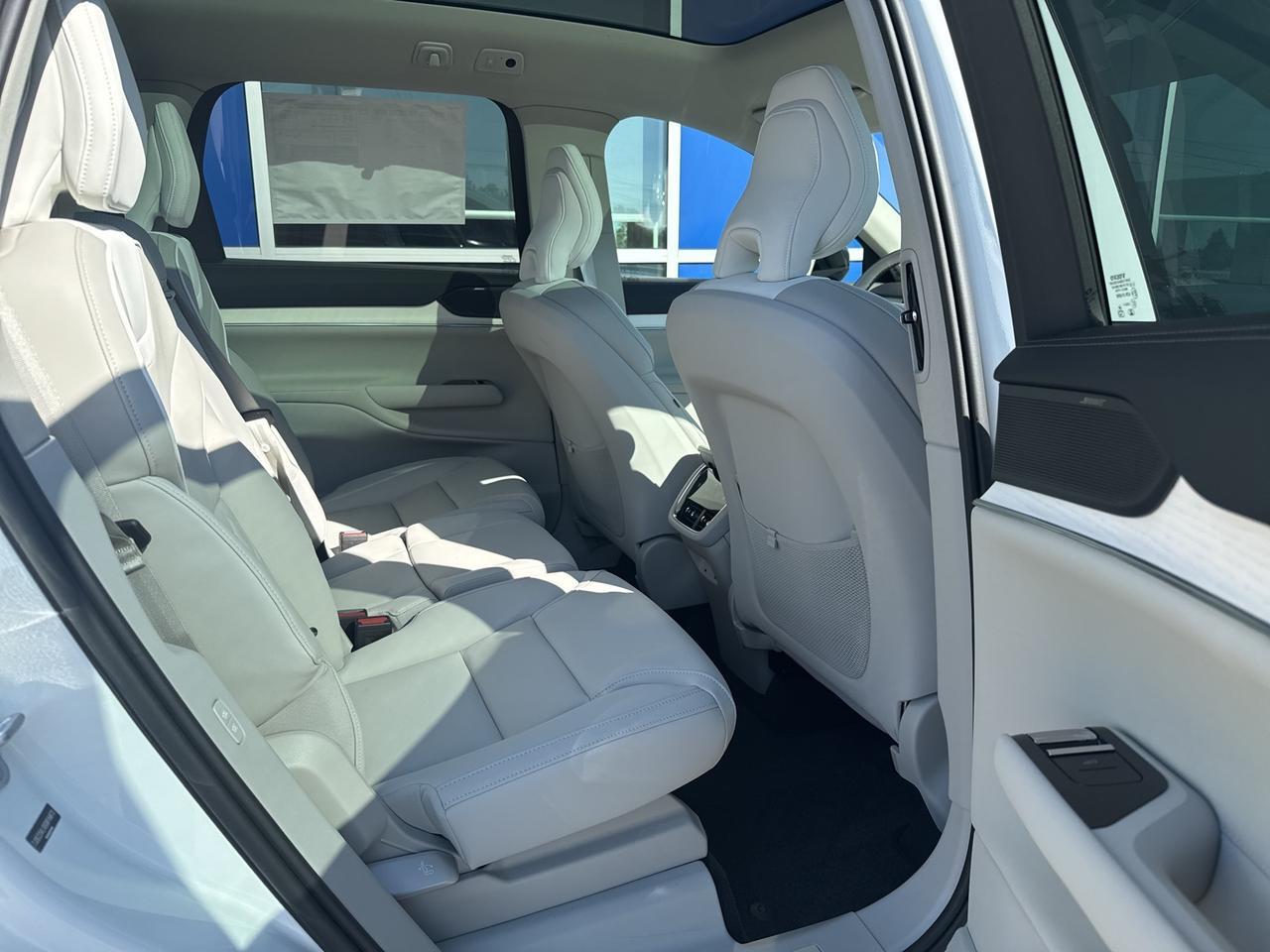 2025 Volvo EX90 Bend OR