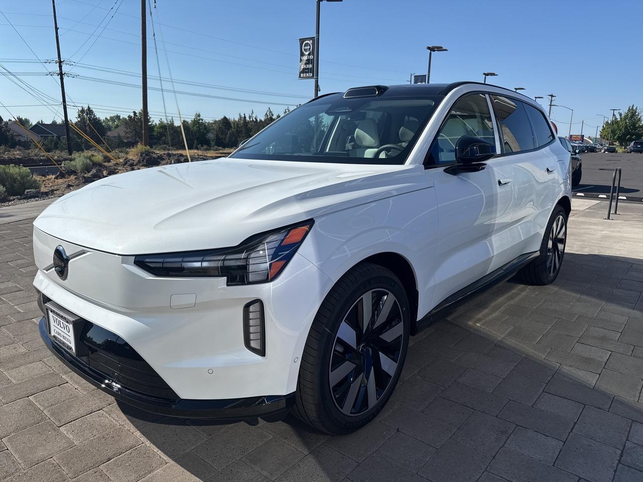 2025 Volvo EX90 Bend OR