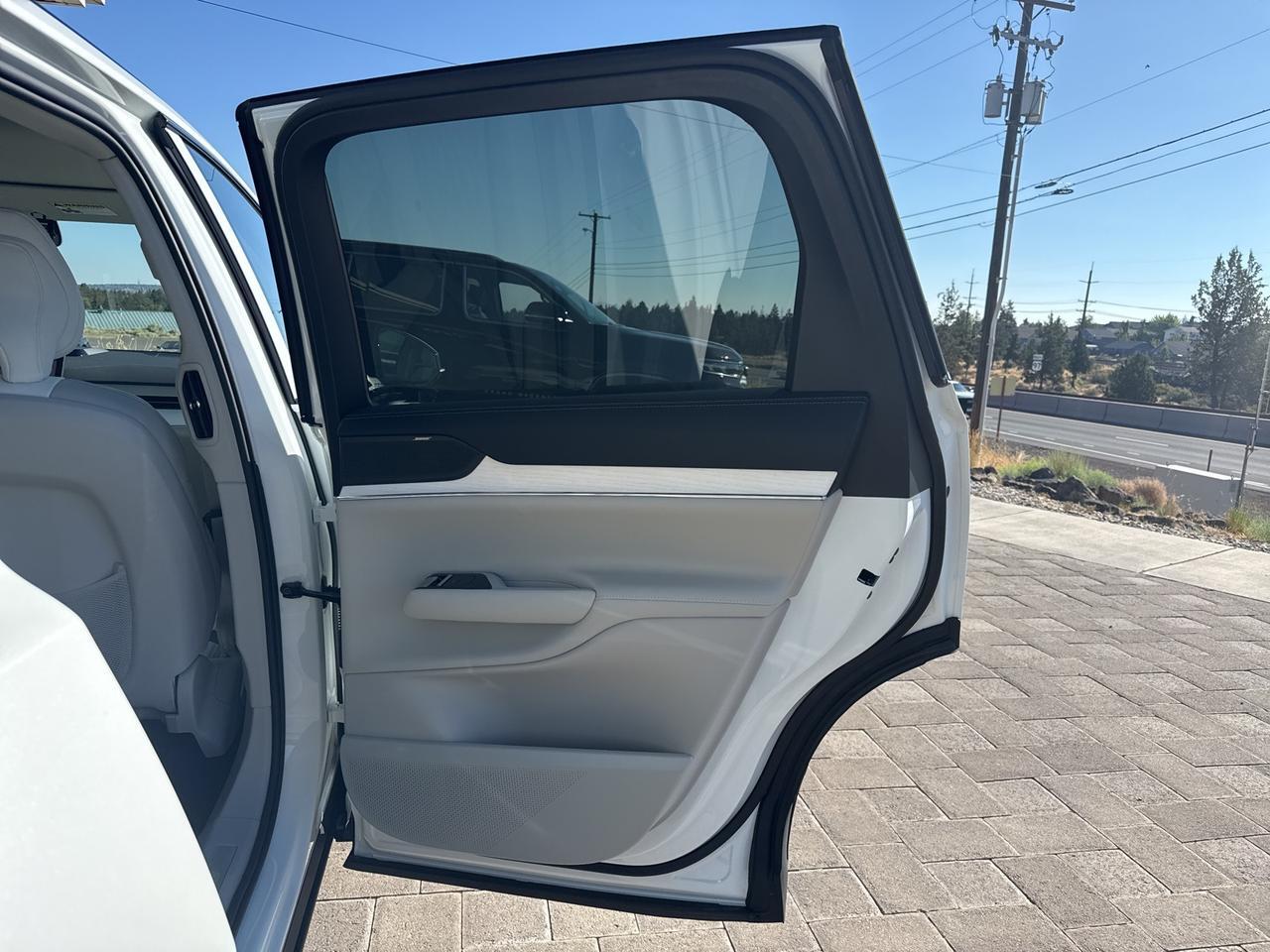 2025 Volvo EX90 Bend OR